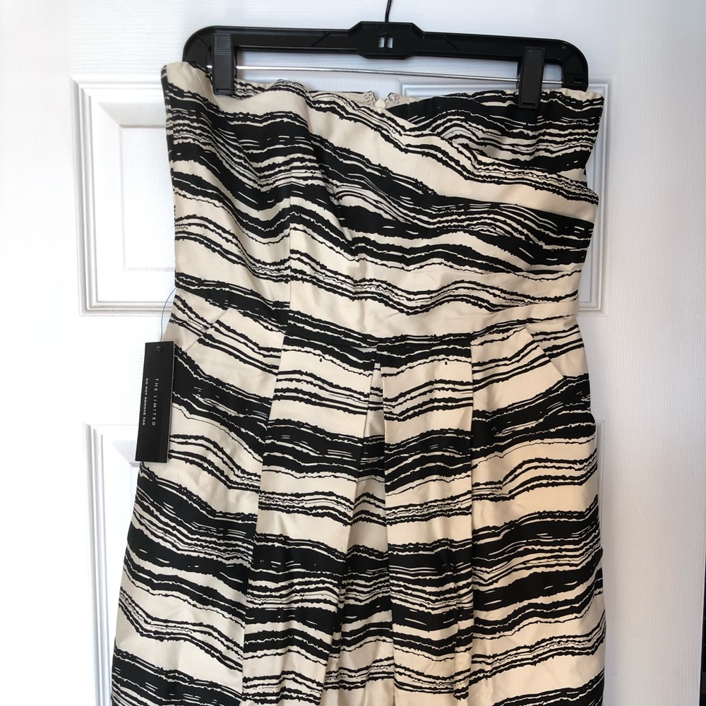 The limited Strapless dress